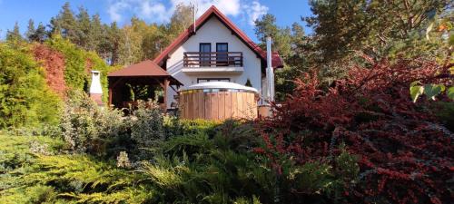 Sulecki Borek House | Experience Domek na Kaszubach: Pet-Friendly Retreat