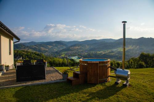 Piwniczna-Zdroj House | Discover DOMEK NA WIERCHACH: Family-Friendly Retreat