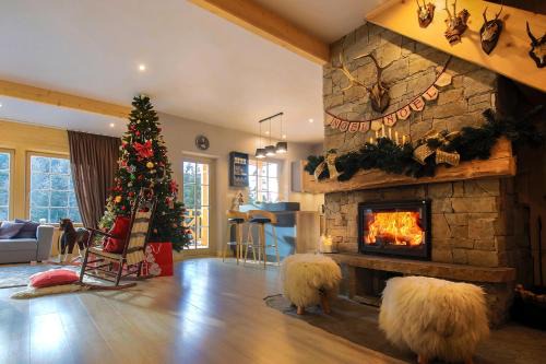 Nowy Targ House | Tranquil Domek nad Potokiem: Pet-Friendly Retreat with Pool