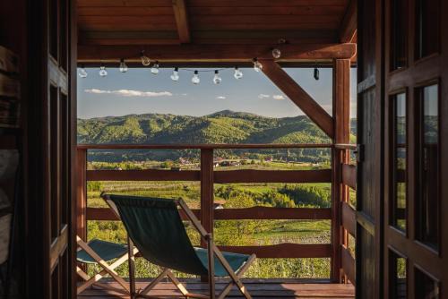 Łacko Ski Chalet | Explore Domek nad Sadem: Pet-Friendly Retreat Rated 9.5/10