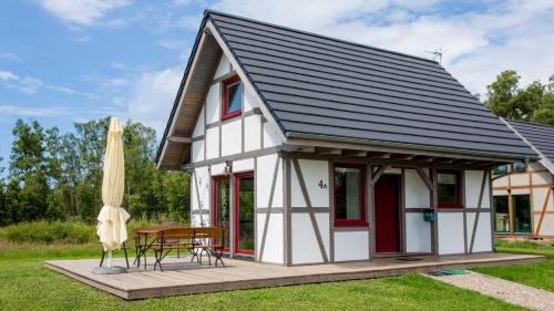 Debina House | Family-Friendly Domek Pogodny in Rowy - Pet Welcome Here!