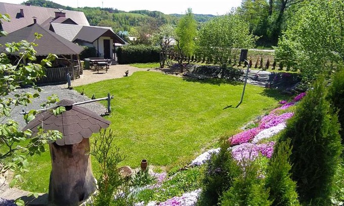 Lesko Apartment | Exceptional Domek Rodzynek - Pet and Child Friendly Retreat
