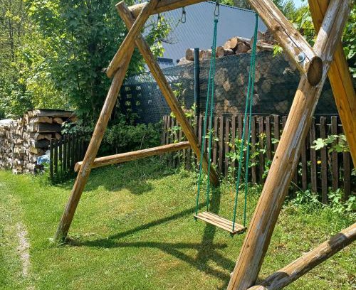 Relov House | Child-Friendly Domek: Highly Rated Getaway at 9.2/10