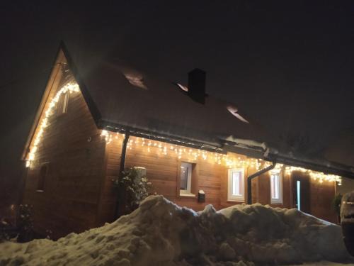 Jelesnia House | Discover Domek Tuni: Oceanfront Pet-Friendly Escape