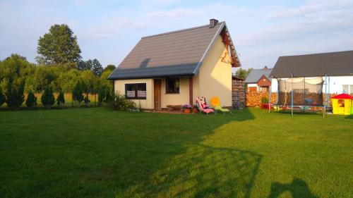 Wrzescie Cabin | Oceanfront Retreat at Domek Letniskowy u Anki Leba