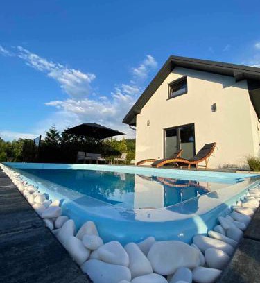 Grodek Nad Dunajcem Ski Chalet | Experience Domek Viking: Oceanfront Paradise with Pool