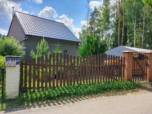 Nowe House | Relaxing Getaway at Domek w Borach - Pet & Child Friendly