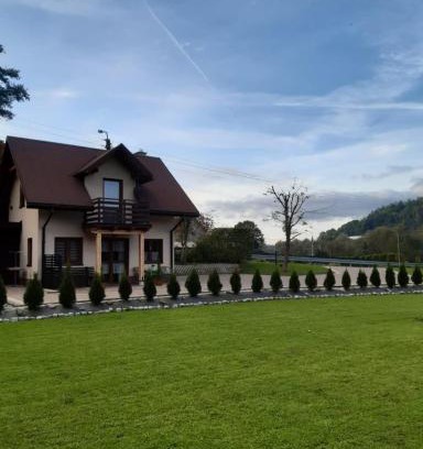 Sucha Beskidzka House | Cozy Domek w górach: Child-Friendly with 9.7/10 Rating
