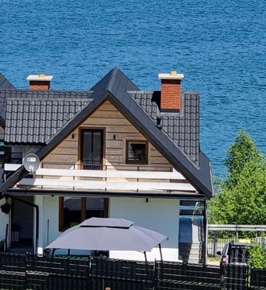 Frydman Ski Chalet | Cozy Lakefront Retreat with Fireplace & Hot Tub in Czorsztyn