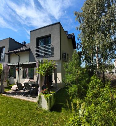 Chrzanow Apartment | Exceptional Domek dwupoziomowy pod Brzozami 4P with Spa
