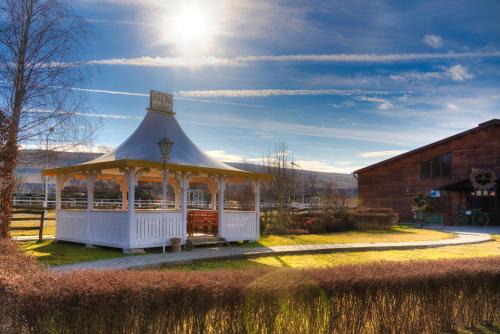 Danes House | Discover Domeniul Dracula Daneș: Oceanfront with Pool