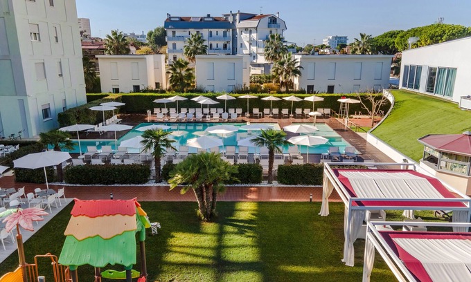 Lido di Jesolo Hotel | Relaxing Stay at Domino Suite Hotel Jesolo - Rated 9.4/10