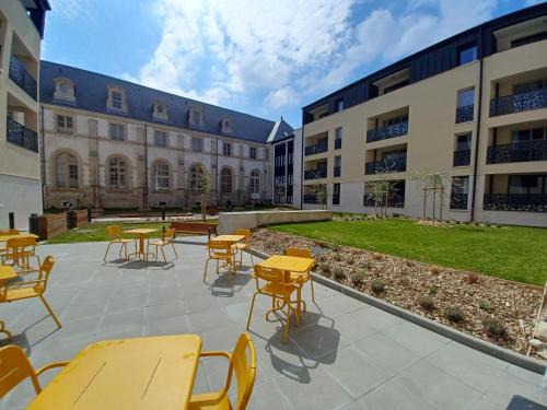 Chalons-en-Champagne Apartment | Inviting Stay at Domitys La Clef des Arts - 4 Star Comfort