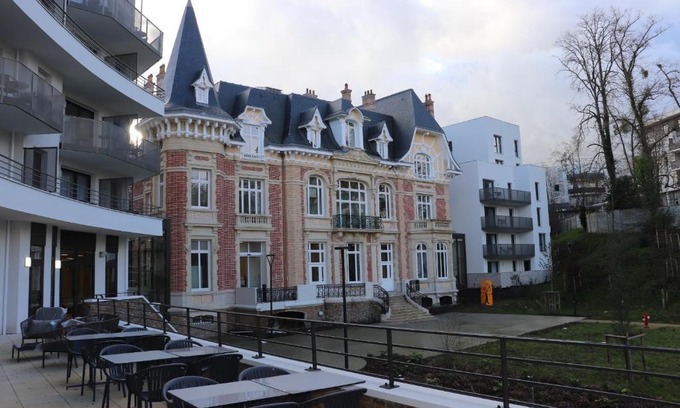 Poissy Apartment | Discover DOMITYS LE PARC DES AUBIERS with Pool & Spa