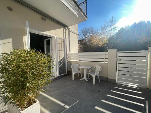 Albano Laziale Apartment | Discover Domiziana Home: Family-Friendly Stay & Dining