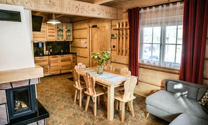 Zakopane Ski Chalet | Top-Rated Domki 4 Seasons Zakopane with Hot Tub & Kitchen