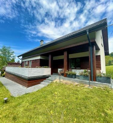 Grodek Nad Dunajcem Resort | Relax at Domki&Apartamenty Koszarka with Oceanfront Views