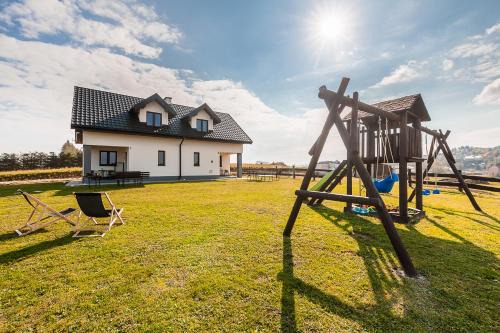 Myczkow House | Unforgettable Oceanfront Retreat at Domki Bilikówka