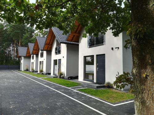 Debki Villa | Family-Friendly Getaway at Domki Dębowy Zakątek