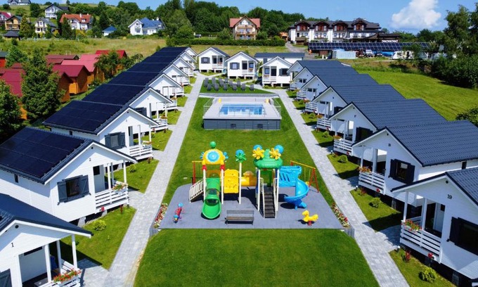 Solina Resort | Top-Rated Domki M & L: Family-Friendly with Pool Access