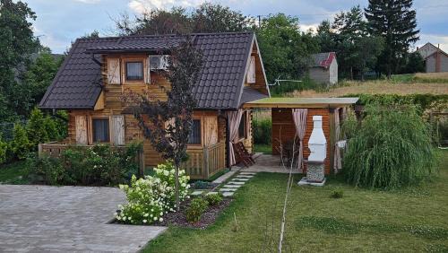 gmina Sułow House | Discover Domki nad Nieliszem: Family-Friendly Retreat