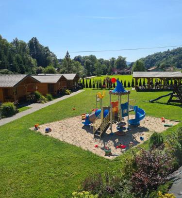 gmina Lewin Kłodzki Ski Chalet | Exceptional Stay at Domki Pod Zielonym Wzgórzem with Ocean Views