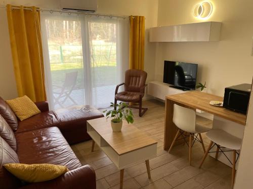 Skwierzyna Apartment | Family-Friendly Domki przy Obrze with Pet-Welcoming Amenities