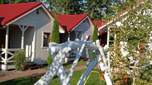 Bobolin Cabin | Experience Domki Sowia Polana: Pet-Friendly Ocean View Retreat
