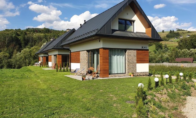Szczawnica Ski Chalet | Experience DOMKI TU I TERAZ: Pet-Friendly Oceanfront Escape