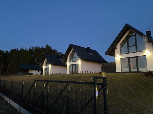 Lipnica House | Tranquil Domki U Zbyszka by the Lake with Hot Tub Access