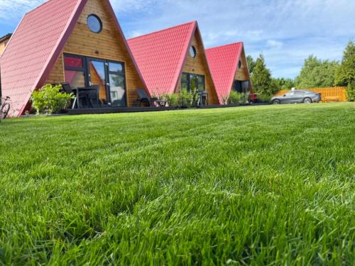 Dabki Cabin | Family-Friendly Domki w Dąbkach with Hot Tub & Pet Access