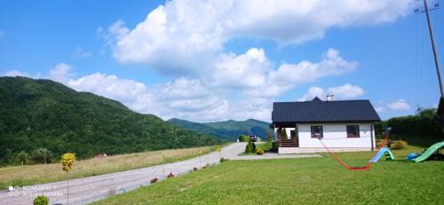 Bukowiec Cabin | Guest Rated 10/10: Domki Wichrowe Wzgórze in Bieszczady
