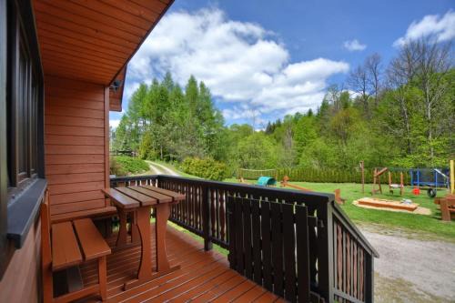 Baligrod Resort | Ideal Retreat: Domki Zacisze nad wodą - Pet & Child Friendly
