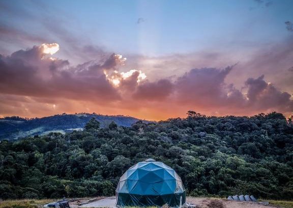 Bofete House | Experience Domo da Cuesta Glamping with Mountain Views