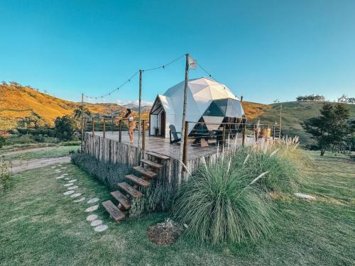 Posse Other | Discover Domo geodésico Lost Stars with Oceanfront Views