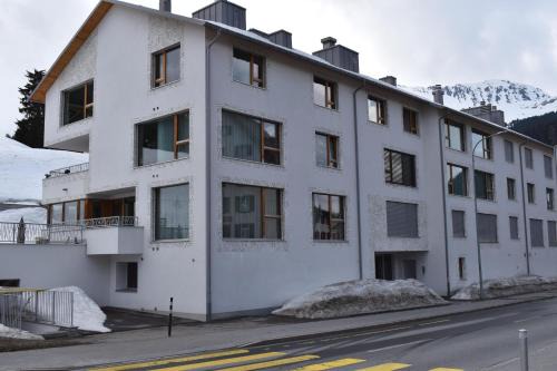 Parpan Apartment | Domofaber 296 Gu: Pet-Friendly Retreat with High Ratings