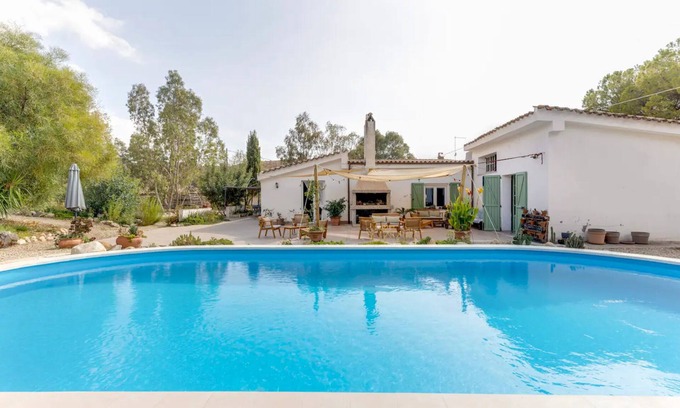 Villaggio delle Mimose House | Domu Prexada: Spacious Villa with Pool & Ocean View