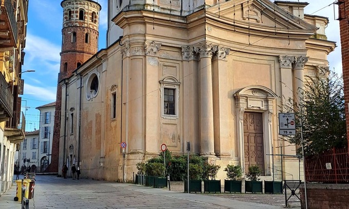 Asti Apartment | Discover Domus Antiche Mura: Family-Friendly Getaway