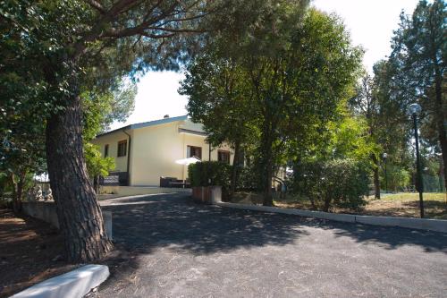 Suburbio IX Aurelio Bed & Breakfast | Pet-Friendly Getaway at Domus in Viridi – Family Friendly Stay