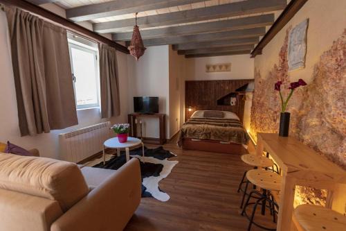 Bogarra Apartment | Child-Friendly Retreat at Domus Lapidis - El Taller