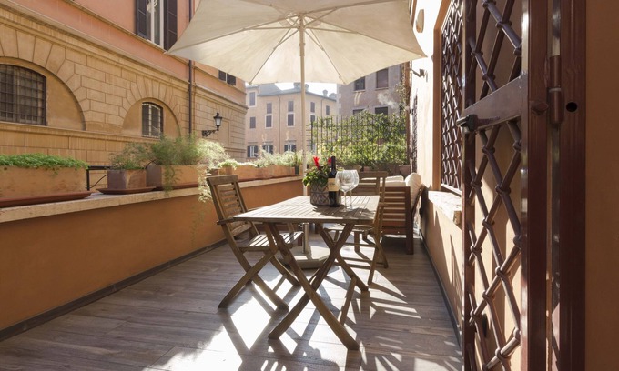 Navona Apartment | Unforgettable Stay at Domus Rinascimento with Terrace View