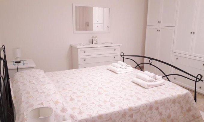 Sedilo Apartment | Discover Domuspes: Family-Friendly Hotel with Hot Tub