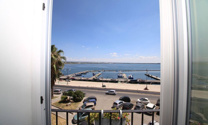 Isola del Borgo Antico Bed & Breakfast | Discover Don Alfredo: Family-Friendly Stay with Breakfast