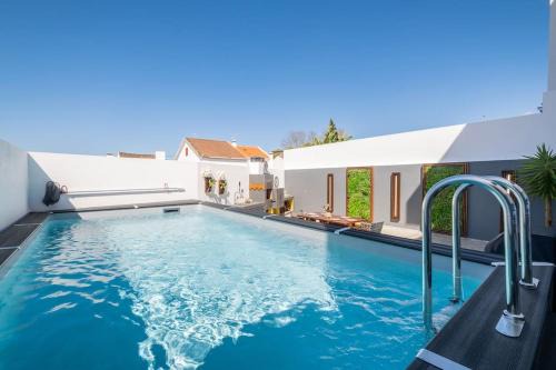 Lagoa House | Beachfront Bliss at Don Jose with Ocean View & Heated Pool