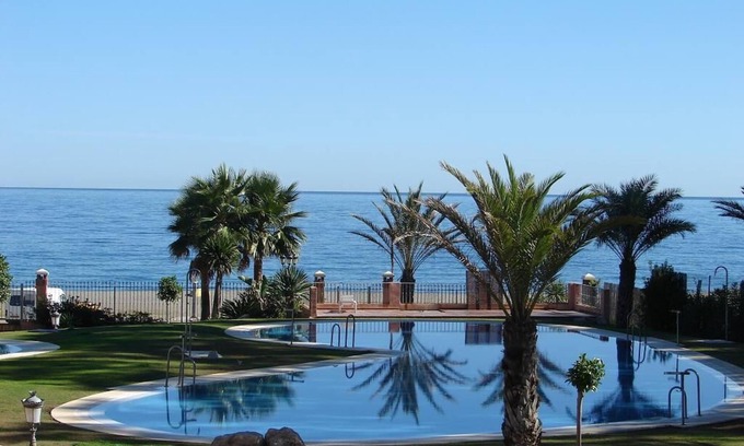 Puerto de la Duquesa Resort | Relax at Don Juan Beach Resort Apartments - Family-Friendly Stay
