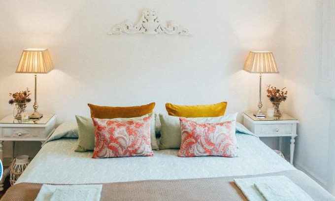 Mirandela House | Cozy Dona Fina Guest House with Pet-Friendly Amenities
