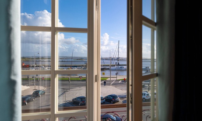 Figueira da Foz Hotel | Experience Dona Maria Hotel: 4-Star with Ocean Views