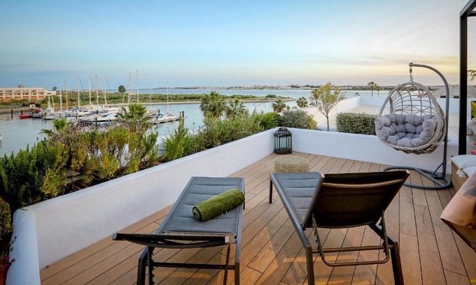 Ayamonte Apartment | Experience Comfort at Donde Duerme El Guadiana Hotel