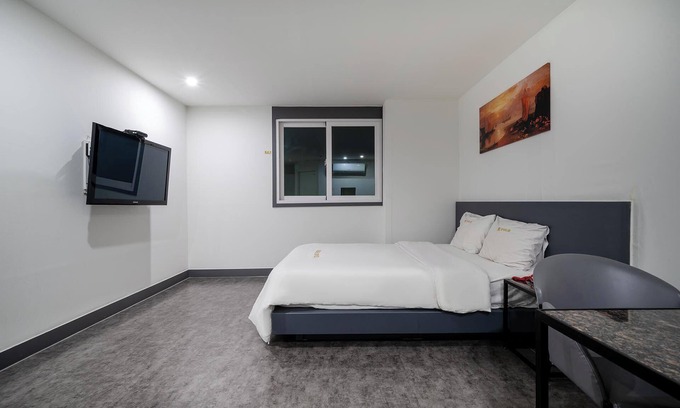 Donghae Hotel | Eco-Friendly Comfort at Donghae Shine Hotel