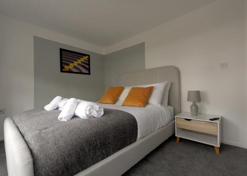 Castle Donington Apartment | Family-Friendly Getaway at Donington Cottage Apt 5